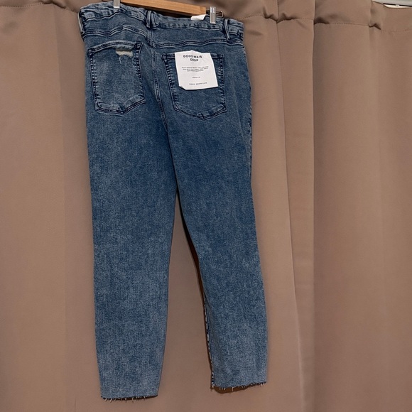 Good American Blue Distressed Ankle Jeans Womens size 20 - Picture 3 of 5